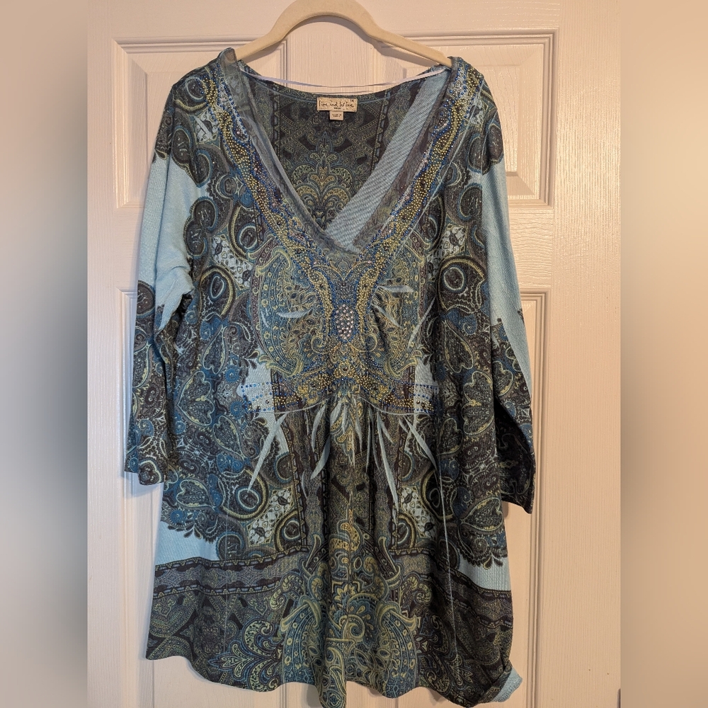 Live And Let Live Blue Paisley Long Sleeve Tunic EUC